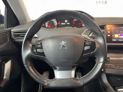 Photo 15 Peugeot 308  PureTech 110ch S&S BVM6