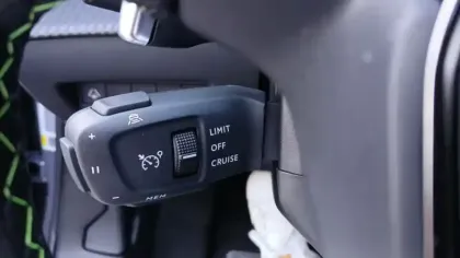 Photo 56 Peugeot 2008  Hybrid 145 e-DCS6