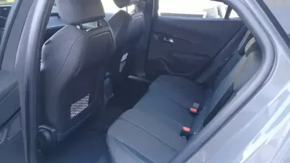 Photo 43 Peugeot 2008  Hybrid 145 e-DCS6