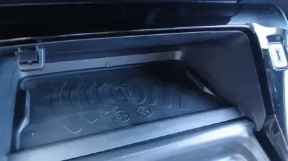 Photo 98 Peugeot 2008  Hybrid 145 e-DCS6