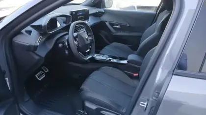 Photo 76 Peugeot 2008  Hybrid 145 e-DCS6