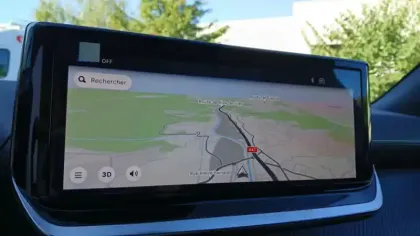 Photo 58 Peugeot 2008  Hybrid 145 e-DCS6