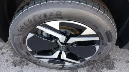 Photo 81 Peugeot 2008  Hybrid 145 e-DCS6