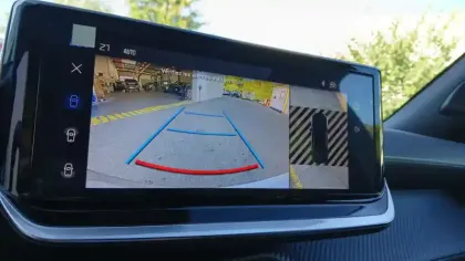 Photo 94 Peugeot 2008  Hybrid 145 e-DCS6