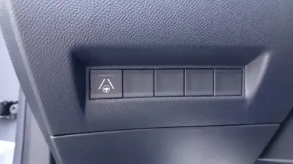 Photo 57 Peugeot 2008  Hybrid 145 e-DCS6