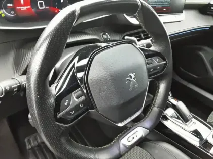 Photo 34 Peugeot 2008  PureTech 130 S&S EAT8