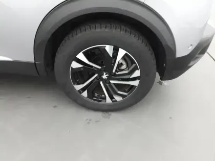 Photo 38 Peugeot 2008  PureTech 130 S&S EAT8