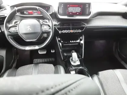 Photo 33 Peugeot 2008  PureTech 130 S&S EAT8