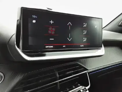 Photo 45 Peugeot 2008  PureTech 130 S&S EAT8