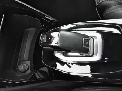 Photo 39 Peugeot 2008  PureTech 130 S&S EAT8