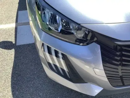 Photo 36 Peugeot 208  Hybrid 110 e-DCS6