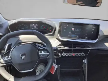 Photo 28 Peugeot 208  Hybrid 110 e-DCS6