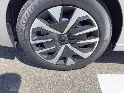 Photo 33 Peugeot 208  Hybrid 110 e-DCS6