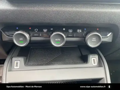 Photo 13 Citroën C4  Hybride 145 e-DCS6