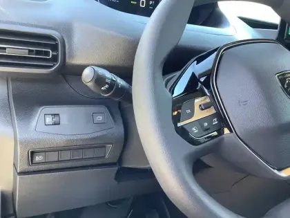 Photo 18 Peugeot Partner E- FOURGON M 800 KG 136 CH BATTERIE 54 KWH