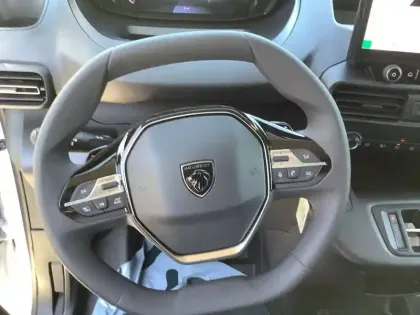 Photo 8 Peugeot Partner E- FOURGON M 800 KG 136 CH BATTERIE 54 KWH