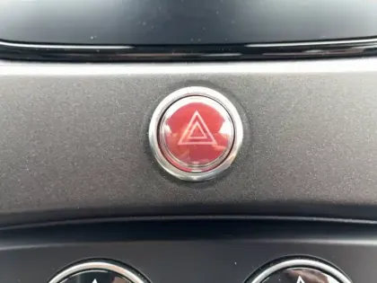 Photo 60 Abarth 500 695 1.4 Turbo 16V T-Jet 180 ch BVM5