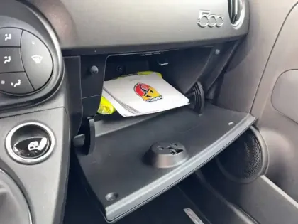 Photo 41 Abarth 500 695 1.4 Turbo 16V T-Jet 180 ch BVM5