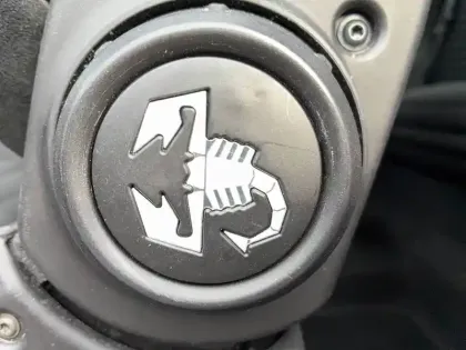 Photo 24 Abarth 500 695 1.4 Turbo 16V T-Jet 180 ch BVM5