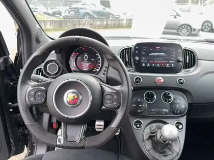 Photo 35 Abarth 500 695 1.4 Turbo 16V T-Jet 180 ch BVM5