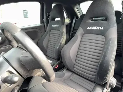 Photo 7 Abarth 500 695 1.4 Turbo 16V T-Jet 180 ch BVM5