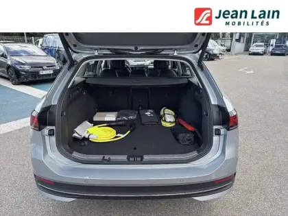 Photo 27 Volkswagen Passat  1.5 eHybrid 204 DSG6