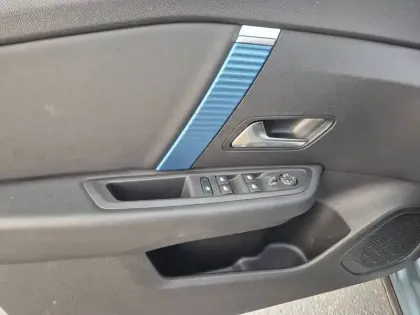 Photo 22 Citroën C4 e- 136 ch Automatique