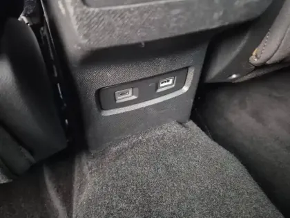 Photo 20 Citroën C4 e- 136 ch Automatique