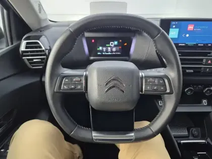 Photo 15 Citroën C4 e- 136 ch Automatique