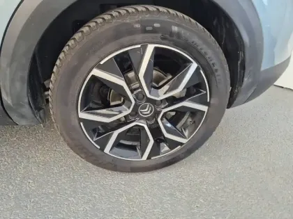 Photo 10 Citroën C4 e- 136 ch Automatique