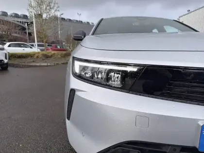 Photo 15 Opel Astra  Sports Tourer 1.2 Turbo Hybride 145 ch e-DCT6