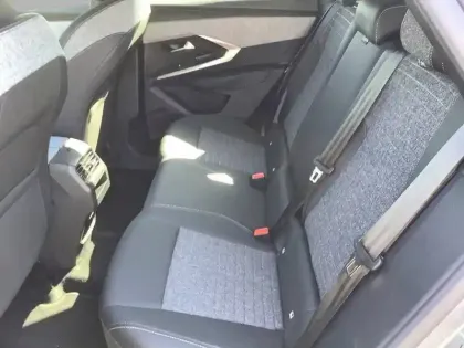 Photo 35 Peugeot 3008  Hybrid 145 e-DCS6