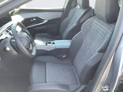 Photo 34 Peugeot 3008  Hybrid 145 e-DCS6