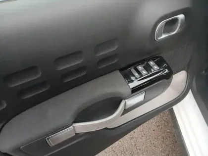 Photo 19 Citroën C3  PureTech 83 S&S BVM5 Shine