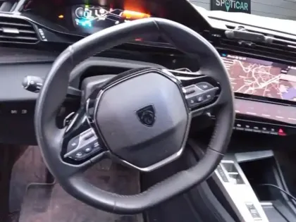 Photo 11 Peugeot 308  PHEV 180 e-EAT8 Allure Pack