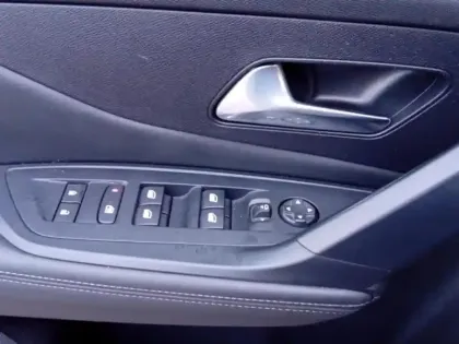 Photo 19 Peugeot 308  PHEV 180 e-EAT8 Allure Pack