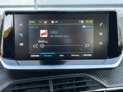 Photo 17 Peugeot 2008  e- 136ch Active Pack