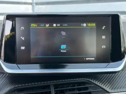 Photo 21 Peugeot 2008  e- 136ch Active Pack