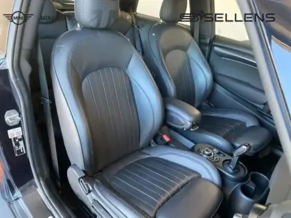 Photo 8 Mini Mini  Cooper SE 184ch Yours BVA 5CV