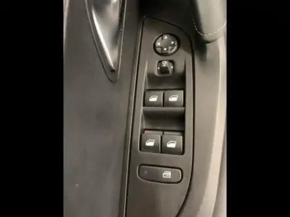 Photo 14 Peugeot 2008  e- 136ch GT