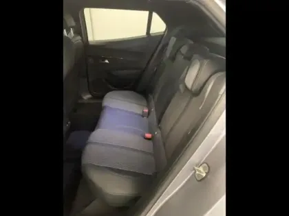 Photo 11 Peugeot 2008  e- 136ch GT