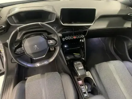 Photo 12 Peugeot 2008  e- 136ch GT