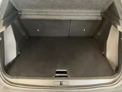 Photo 8 Peugeot 2008  e- 136ch GT