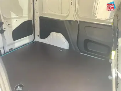 Photo 10 Opel Combo Cargo  M 800kg Electrique 136ch Batterie 54 kWh