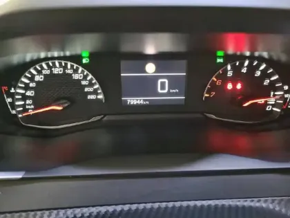 Photo 29 Peugeot 208  PureTech 100 S&S BVM6