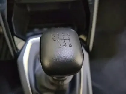 Photo 33 Peugeot 208  PureTech 100 S&S BVM6