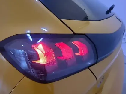 Photo 36 Peugeot 208  PureTech 100 S&S BVM6