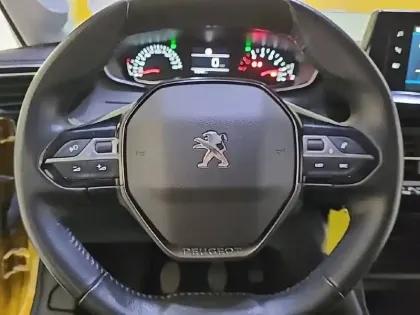 Photo 28 Peugeot 208  PureTech 100 S&S BVM6