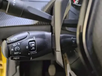 Photo 45 Peugeot 208  PureTech 100 S&S BVM6