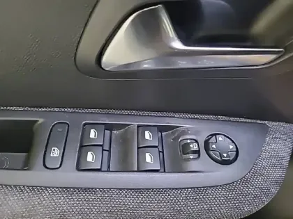 Photo 49 Peugeot 208  PureTech 100 S&S BVM6